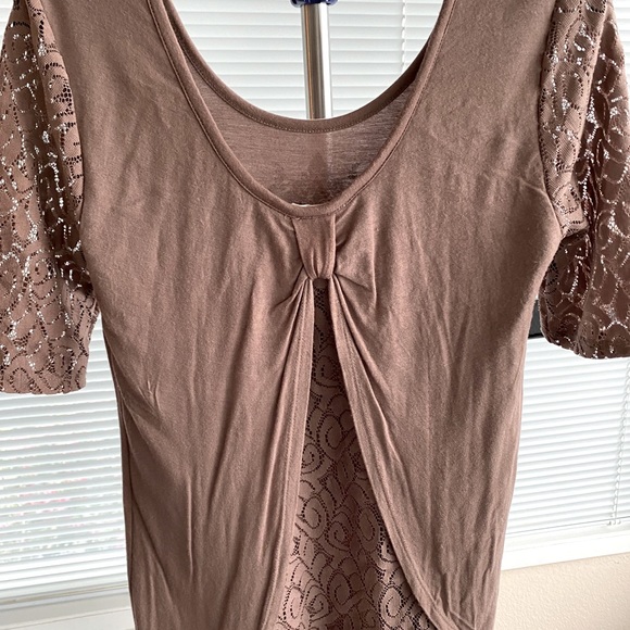 Blouse. Long in length. - Picture 3 of 3